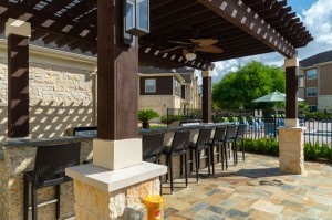 Apartments in Katy, TX - Outdoor Pergola with Bar and Grilling Area  